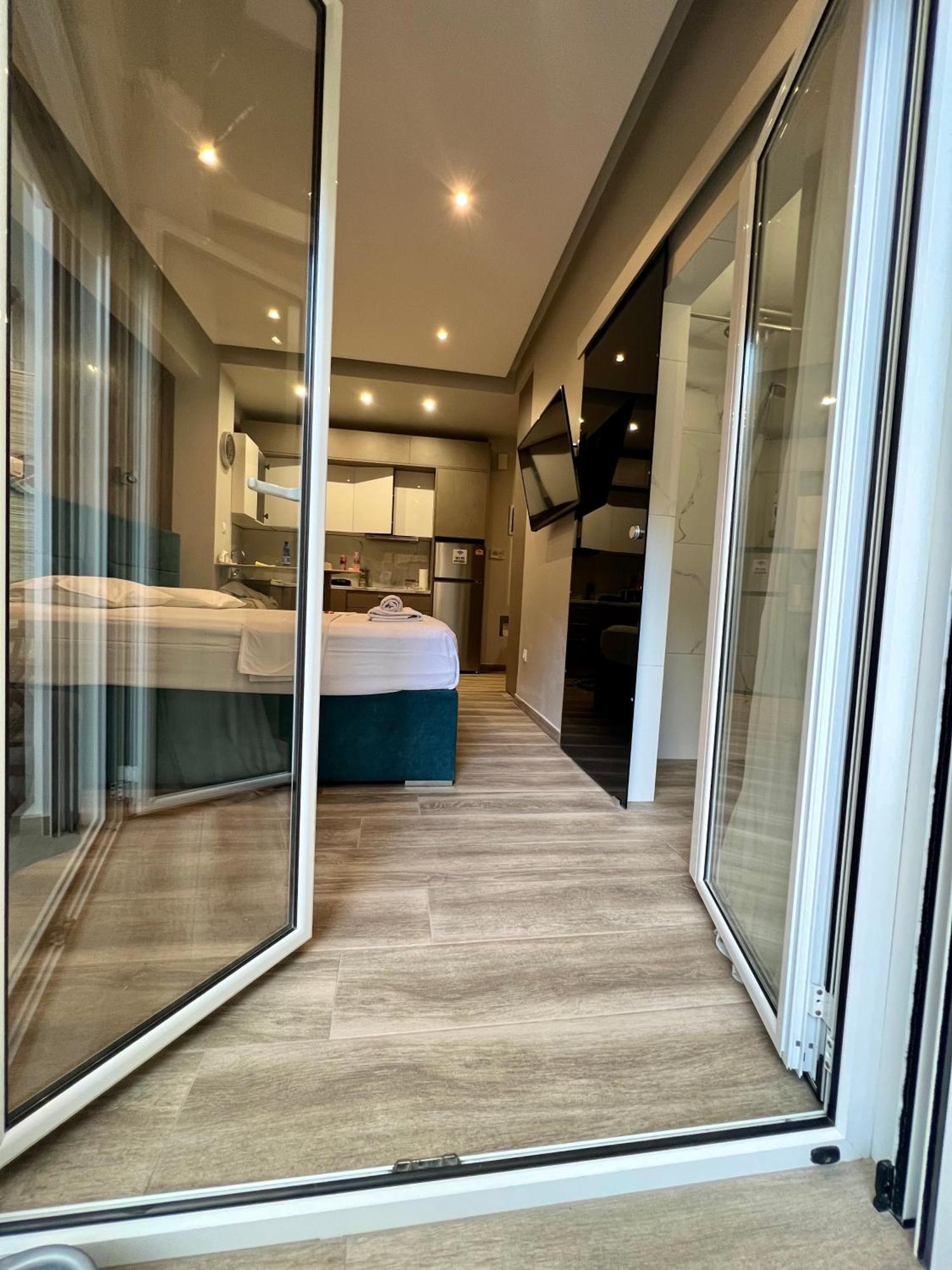 Emerald Lux Apartment Афіни Екстер'єр фото